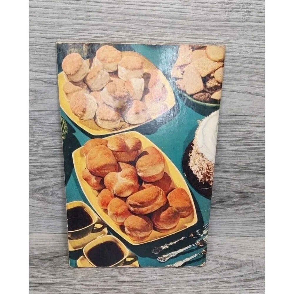 Baking is Fun! (1948) Pillsbury, Ann - Vintage Cookbook - Favorite Recipes